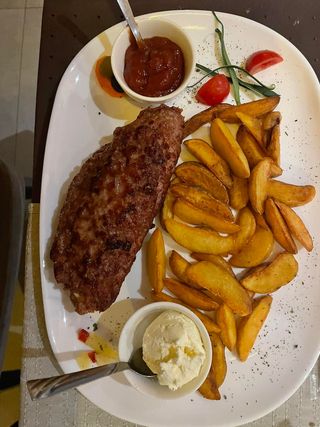 Pljeskavica punjena Premier