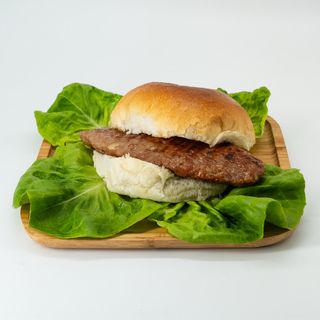 Punjena plјeskavica 300g