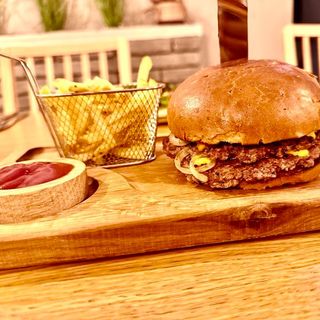 Double Cheeseburger , Cola, Frytki i ketchup  