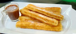 Churros Con Chocolate (4 Uds.)