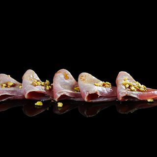 103 Carpaccio tonno flambé 5 pezzi