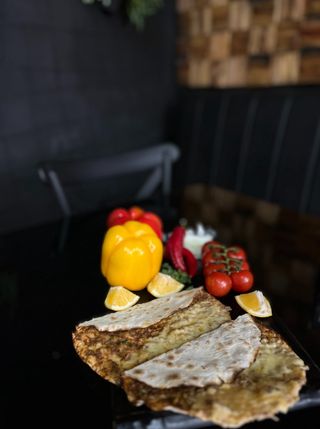 Լահմաջո պանրով