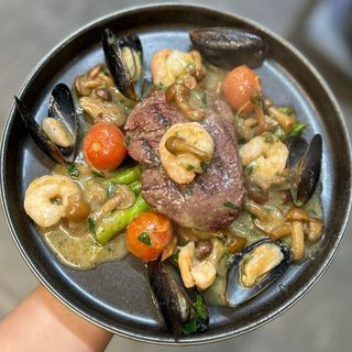 Muschi de vita in stil Hype