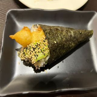 Temaki De Langostino Con Aguacate Y Pepino