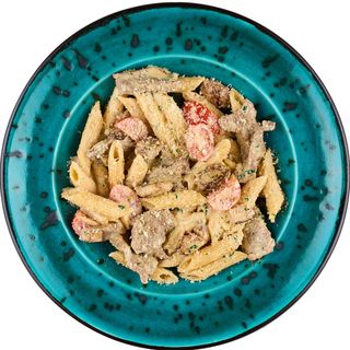 Пенне з білими грибами, телятиною та трюфельною олією (300г)