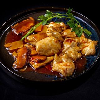 Pollo con funghi e bambù