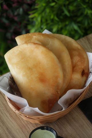 Empanada de Gordon Blue