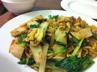 49.Pasta de arroz frito tres delicias