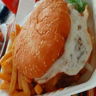 Hamburguesa Lechazo Chedar Y Huevo