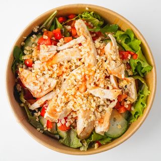 Spicy piletina s bulgur salatom