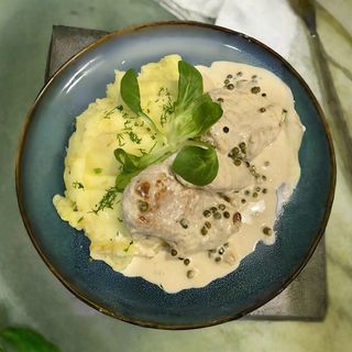 Grillowana polędwiczka wieprzowa w sosie śmietanowo - pieprzowym