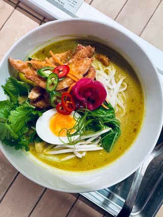 Laksa curry noodles