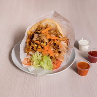 Pan Pita De Carne Con Ensalada Y Queso