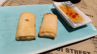 Rollitos vegetales estilo Thai  (4 uds.)