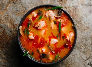 Том-ям з лососем (425г)