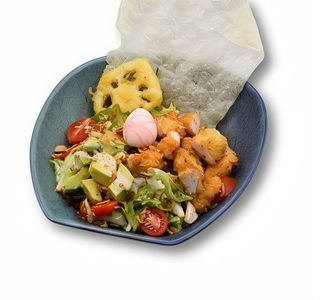 Ensalada Cristal De Pollo Coreano Con Huevo De Dragón