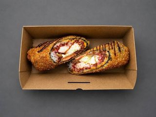 СУШІ ШАУРМА З ЛОСОСЕМ В ТЕМПУРІ (400g)
