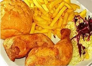 Pulpă/pui+cartofi prăjiți+salata varza