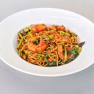 Wok de Massa com Camarão