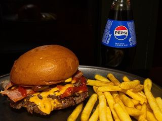 Bacon burger Menu (300\0,33g)