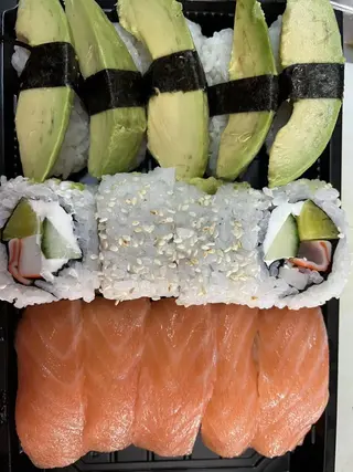 B8. Sushi (13 Uds.)