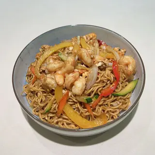 Tallarines fritos con Gambas.