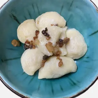 Вареники з капустою та шкварками (200/10г)