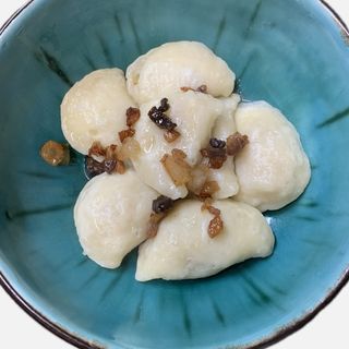 Вареники з капустою та шкварками (200/10г)