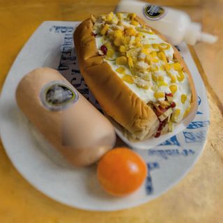 Hot Dog Maíz  + Bebida + Patatas Fritas