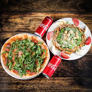 1x პიცა პარმა + სალათი ცეზარი + 2x კოკა კოლა