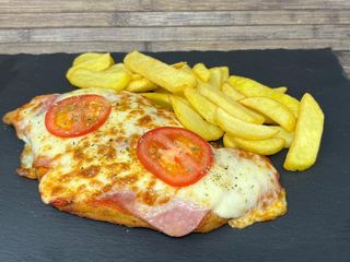 Milanesa napolitana de pollo + fritas