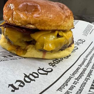 Cheese Burger + Patatas