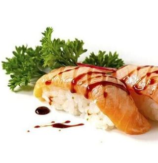 Nigiri Salmón Flameado. Individual