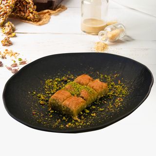 Specijalna motana baklava sa pistacijama