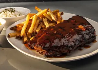 Costillares de cerdo con patatas