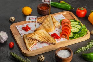 Тост с сыром и колбасой