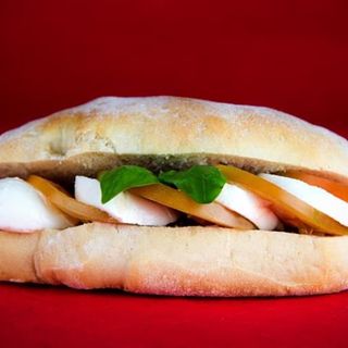 Panino caprese