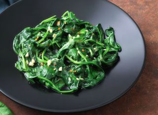 Spinaci al burro e parmigiano