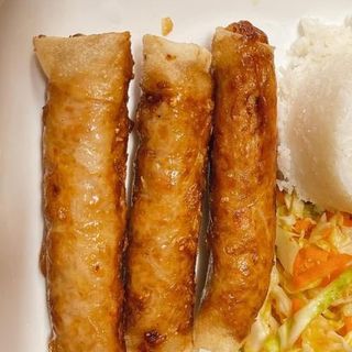 Sajgonki z surówką 3 szt