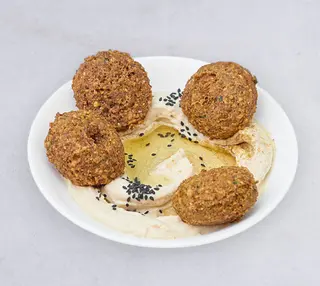 Falafel z hummusem