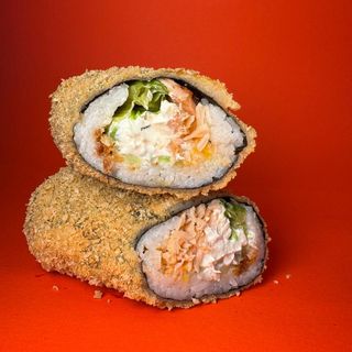 Ролл з смаженим лососем темпура