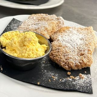 Sbrisolona di riso con crema zabaione