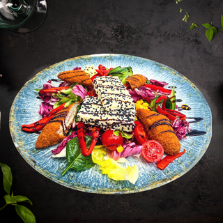 SALATA CU PUI CROCANT SI TELEMEA IN MANTIE DE SUSAN