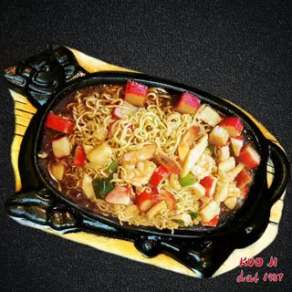 19a  -Noodles orientali ( Noodles istantanei ) con pesce alla piastra