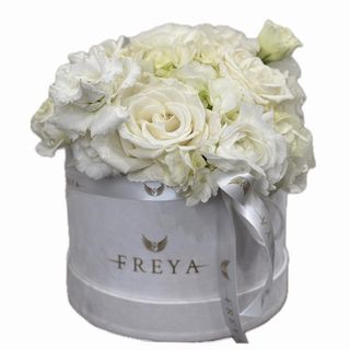 Cutie mică cu flori albe