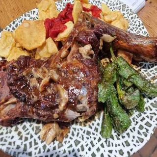 Paletilla De Lechezo Al Horno