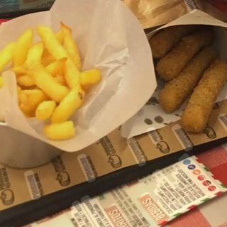 Palito de Mosarela + patatas