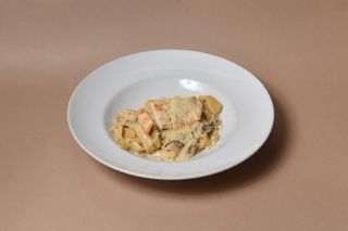 Феттучини с курицей и грибами.
