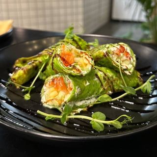 Млинці шпинатні з лососем