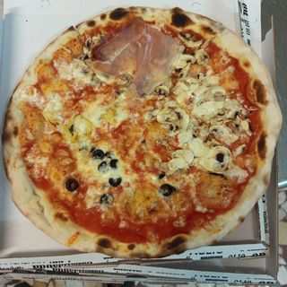 Pizza quattro stagioni